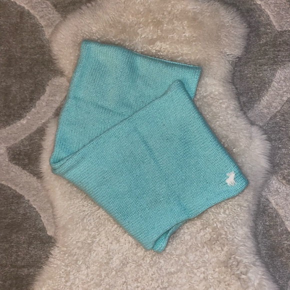 A&F Infinity Scarf - Picture 2 of 3